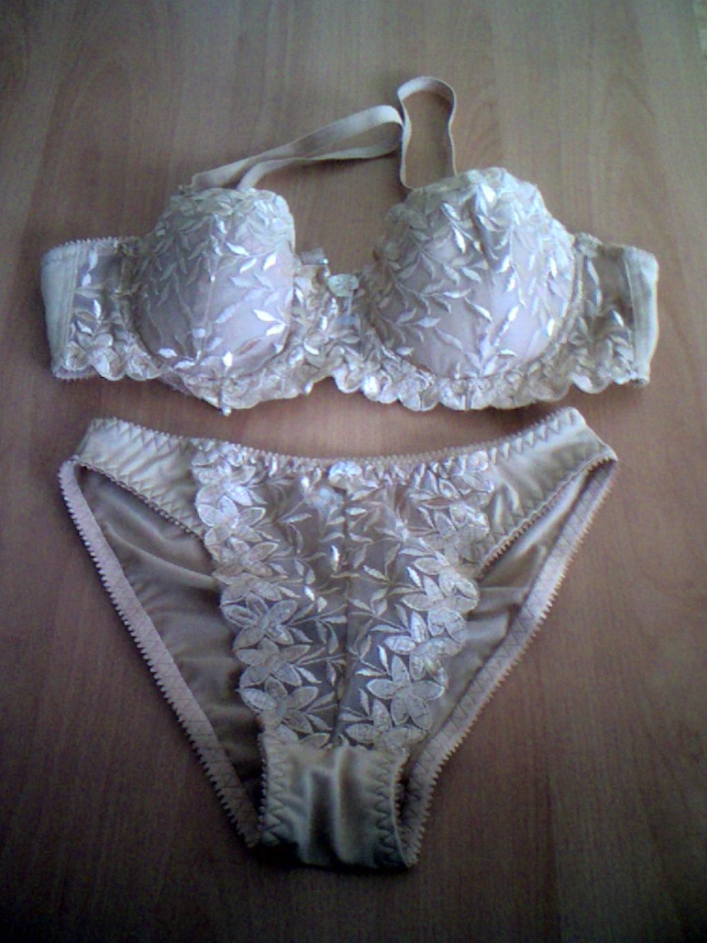Image: lingerie-049-620ebd.jpg