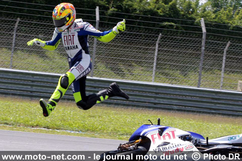 http://img48.xooimage.com/files/c/d/2/motogp-chute-rossi-1663a6f.jpg